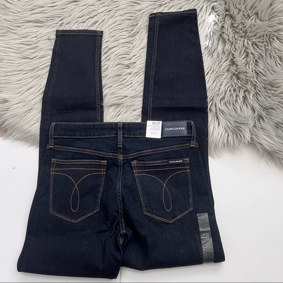 Calvin Klein Mid Rise Skinny Jeans 28x32 NWT FINAL PRICE - Picture 2 of 5